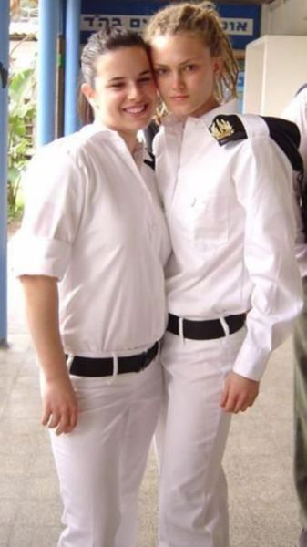 Some of the Hot Israeli Girls in Arms