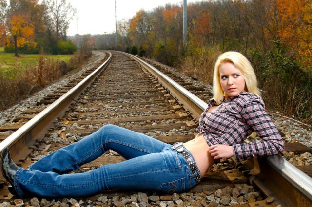 Hot Girls Rock Out with Their Denims On