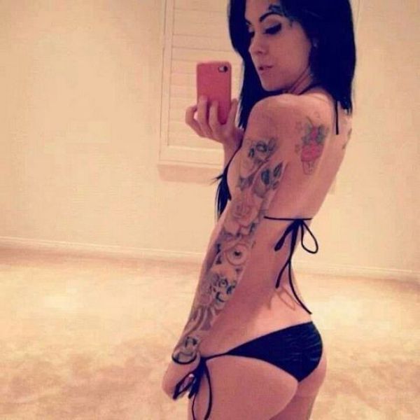 Sexy Selfies Are Women’s Gifts to Men