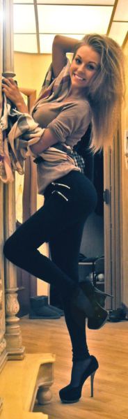 Girls Look Yummier in Yoga Pants