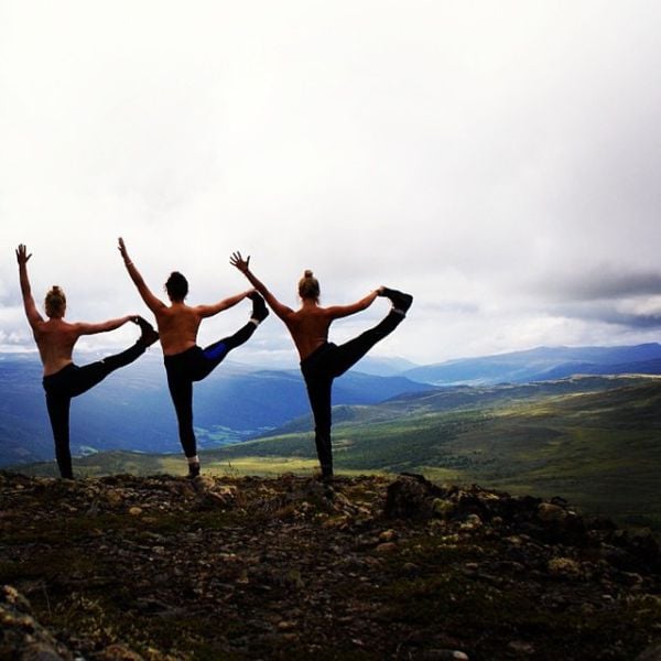 Topless Holiday Snaps Are the Newest Internet Trend