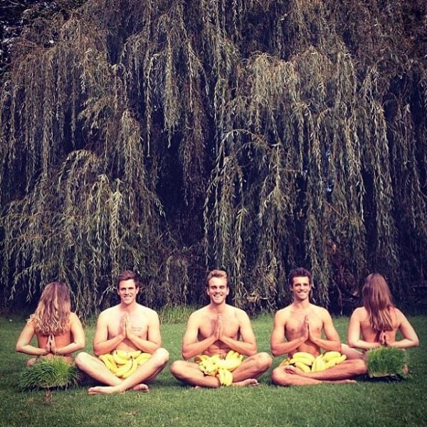 Topless Holiday Snaps Are the Newest Internet Trend