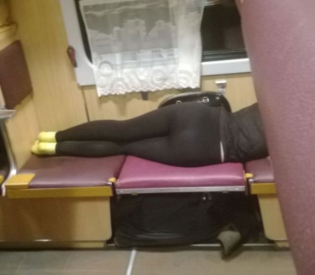Girls Who Will Motivate You to Ride the Trains