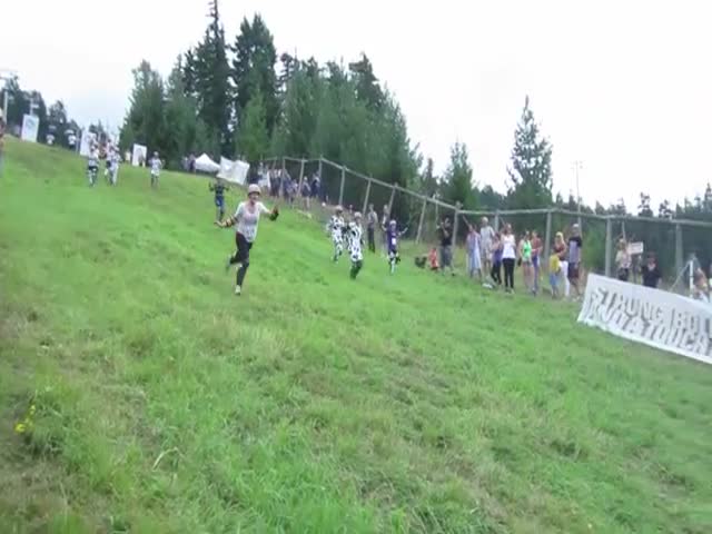 Hilarious Face Plant Fail During a Cheese Rolling Contest (VIDEO)