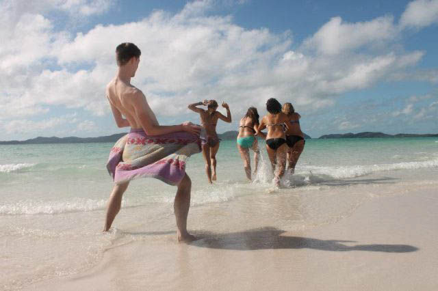 Weird Beachgoers That Will Totally Ruin Your Beach Day