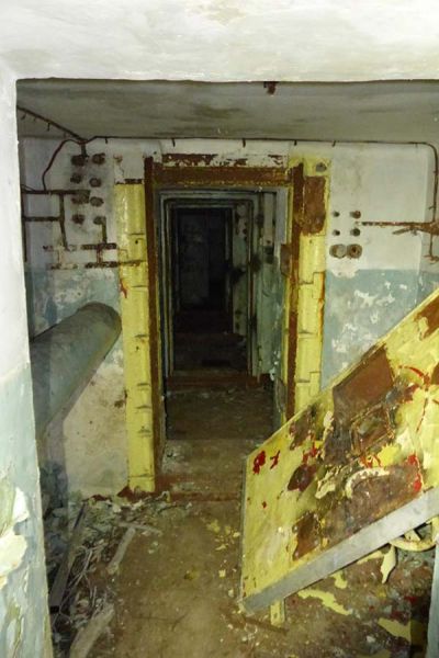 Scary Underground Tunnel Discovered Under a Neglected Home
