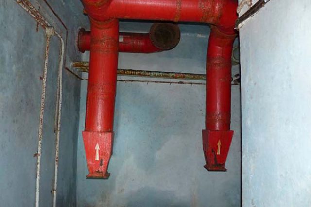 Scary Underground Tunnel Discovered Under a Neglected Home