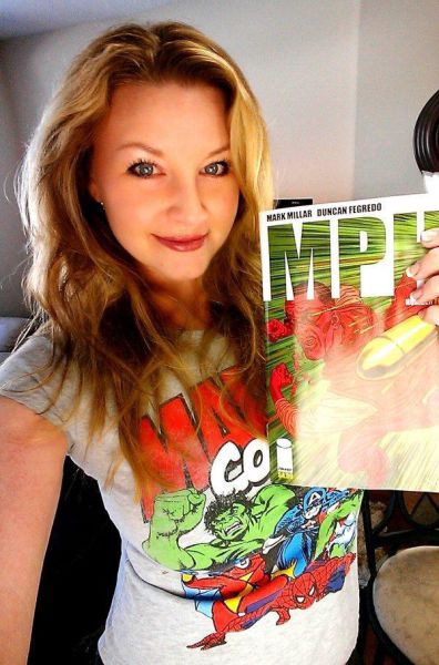 Geeky Fangirls Show off Their Secret Comic Crush