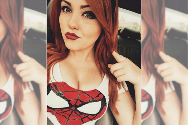 Geeky Fangirls Show off Their Secret Comic Crush