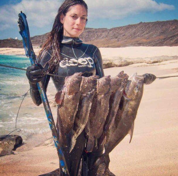 The Hottest Spear-Fisherwoman in the World