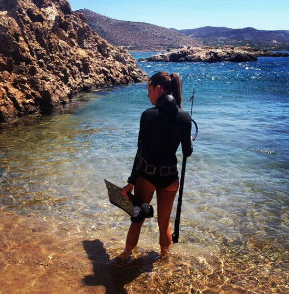 The Hottest Spear-Fisherwoman in the World