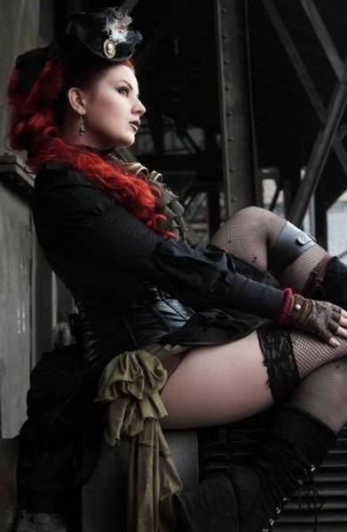 Hot Girls Doing Steampunk Just Right