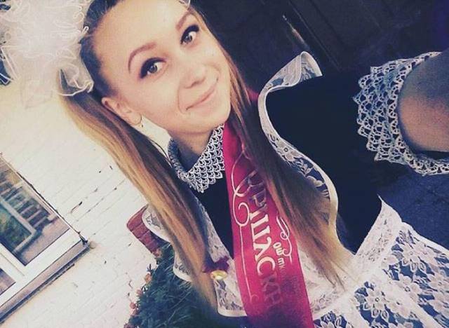 Lovely Russian Schoolgirls On Their Graduation Day