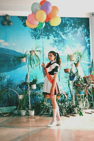 Lovely Russian Schoolgirls On Their Graduation Day