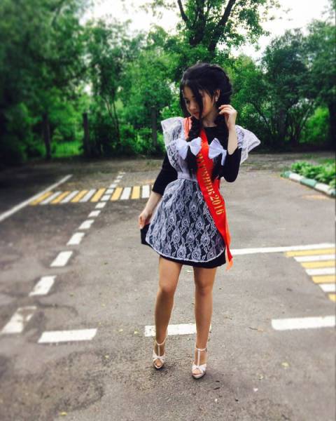 Lovely Russian Schoolgirls On Their Graduation Day