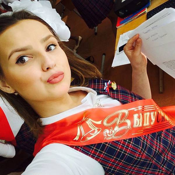 Lovely Russian Schoolgirls On Their Graduation Day