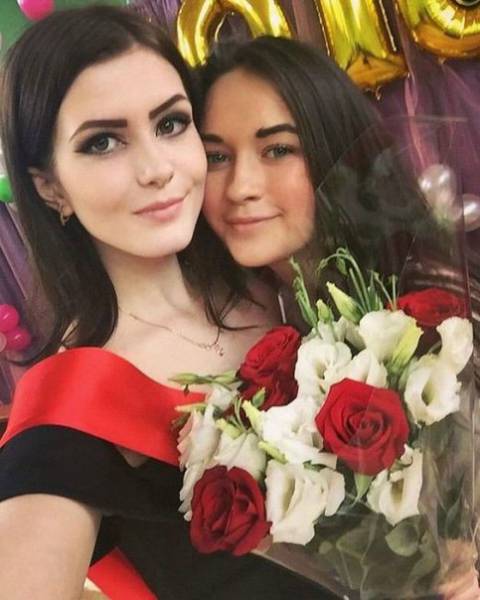 Lovely Russian Schoolgirls On Their Graduation Day
