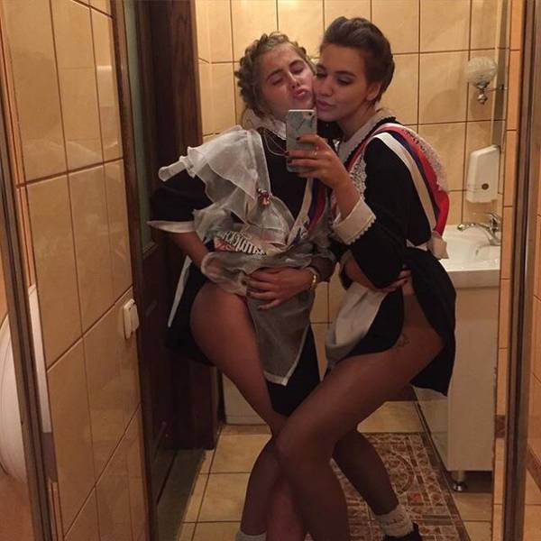 Lovely Russian Schoolgirls On Their Graduation Day