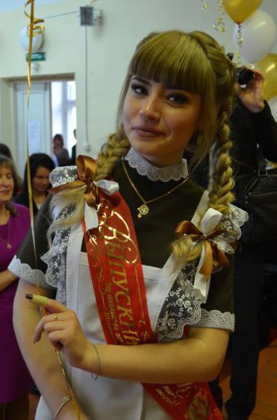 Lovely Russian Schoolgirls On Their Graduation Day