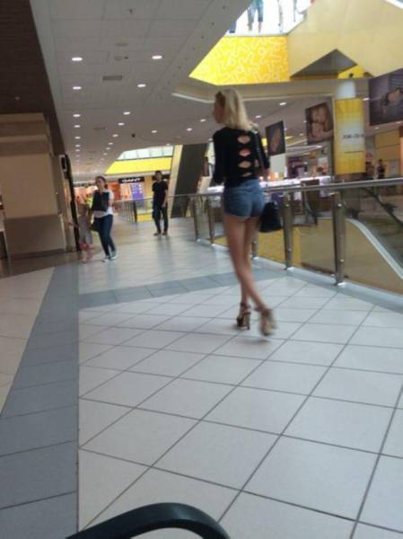 There’s Nothing Better Than Cute Girls’ Tushies