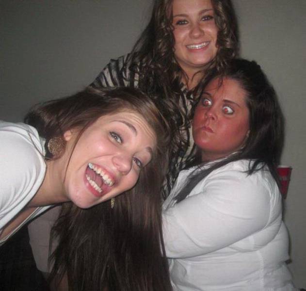 These Girls Announce Party Time!