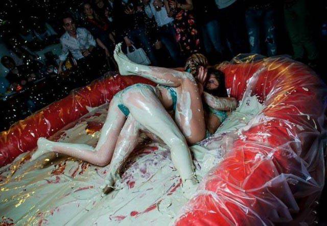 These Girls Announce Party Time!